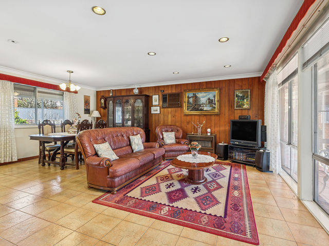 8 Shaaron Court Banksia