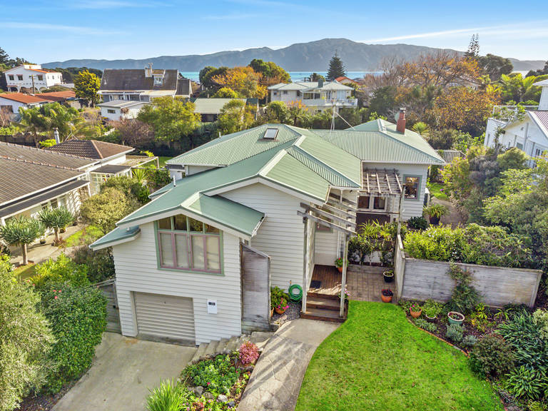 43 Golf Road Paraparaumu Beach