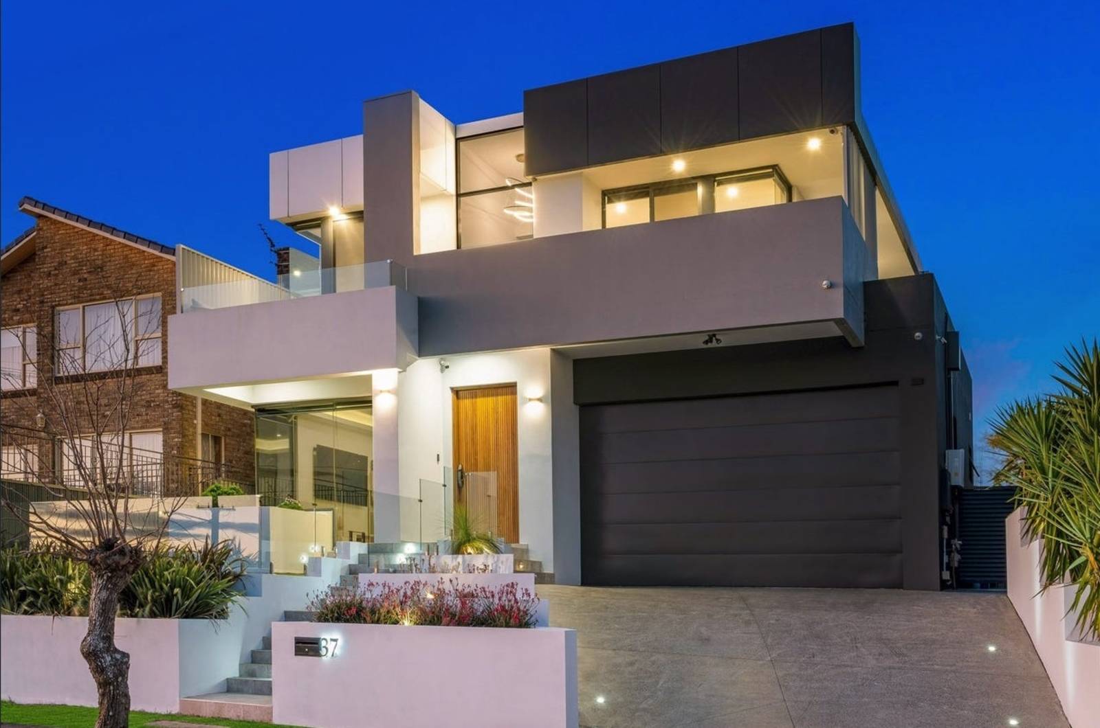 37 Walton Street, Blakehurst 5 Bed House For Sale