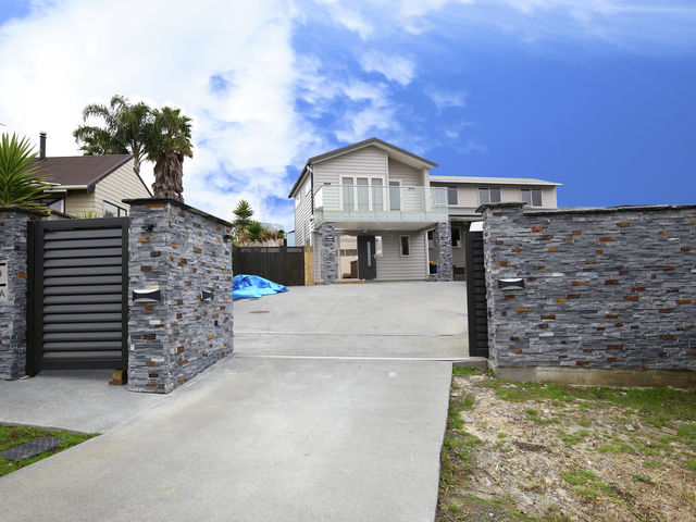 10a Raphael Place Westgate, Auckland