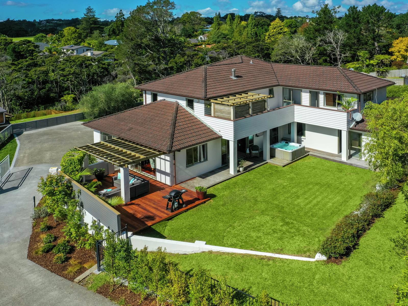 23 Roland Road, Greenhithe 6 Bed House For Sale