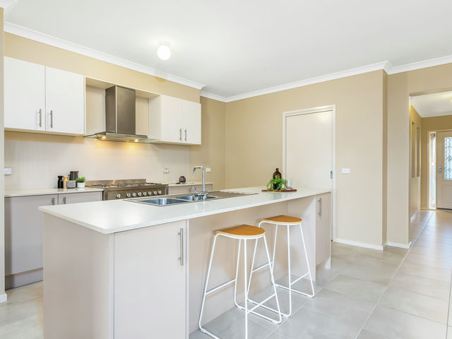 6 Rossiter Court Seaford