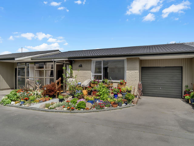 2/17 Edgeware Road St Albans