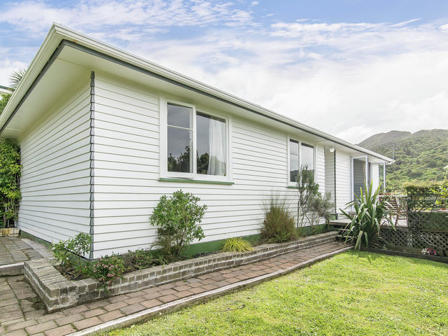 5 Doris Gordon Crescent Crofton Downs