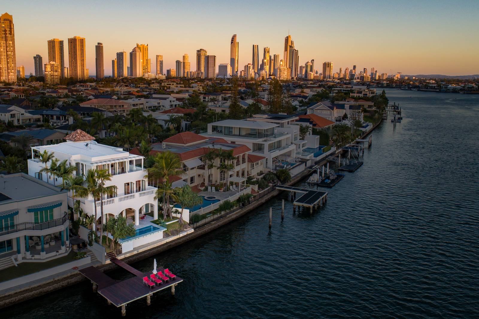 111 Commodore Drive, Paradise Waters