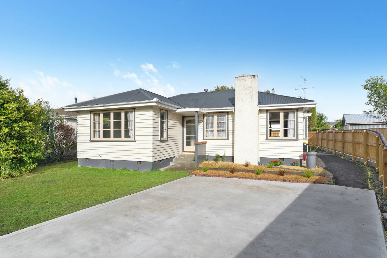 9 Lansdowne Crescent, Lansdowne 3 Bed House For Sale