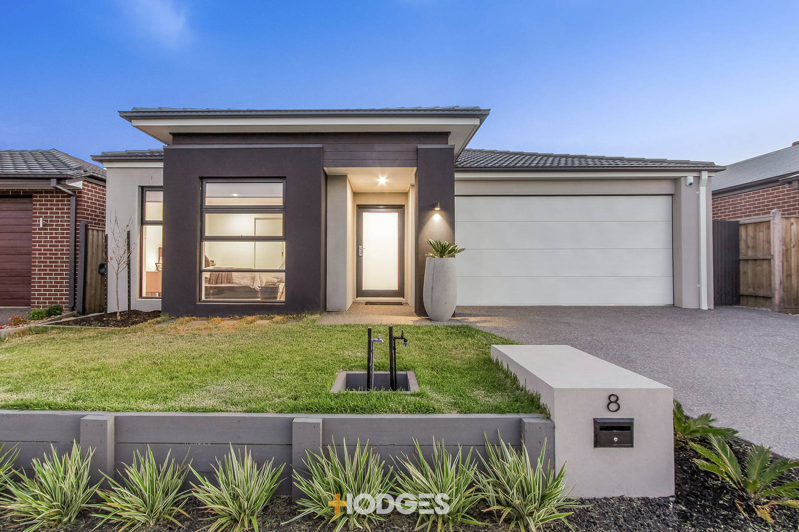 8 Sackville Avenue, Clyde North