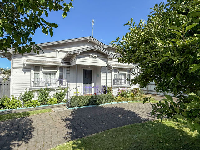 302 Willowpark Road South Hastings