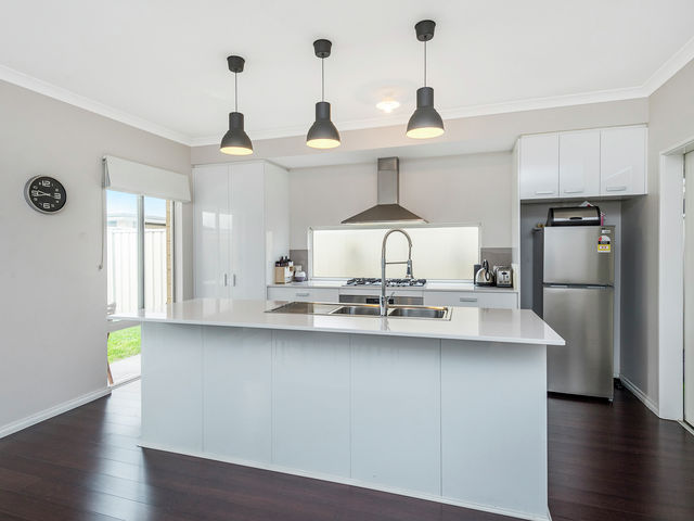 12 Wandina Way Golden Bay