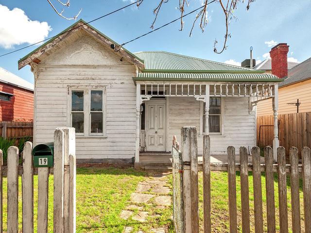19 Canterbury Street Hughesdale