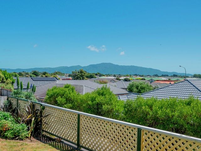 97 Realm Drive Paraparaumu
