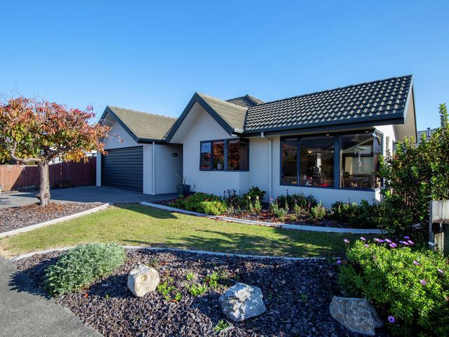 90 Aldinga Avenue Stoke