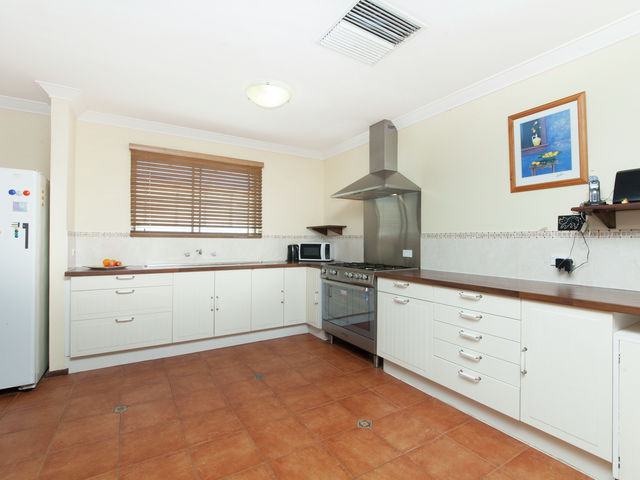 11 Strelley Road Golden Bay