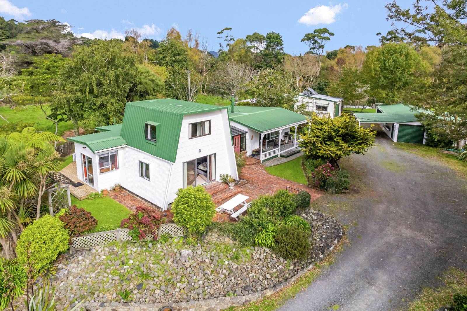 329a Paekakariki Hill Road, Pauatahanui 4 Bed House Private Sale