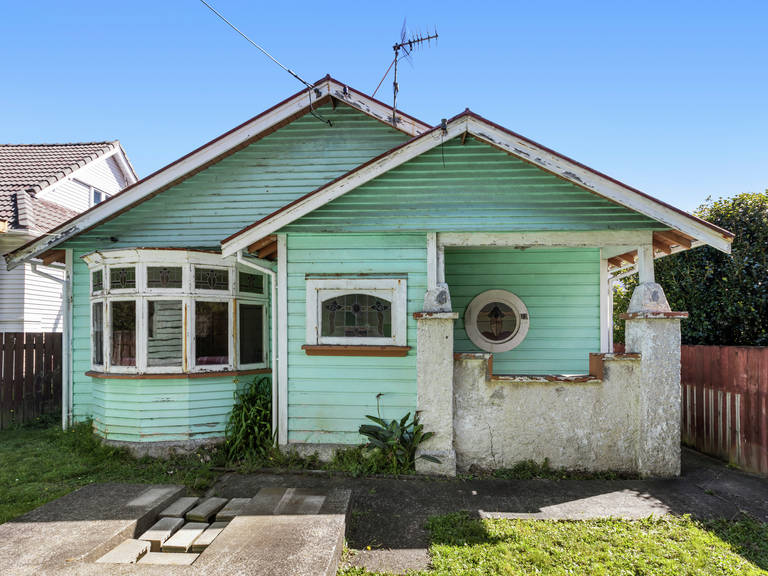 32 The Parade Island Bay