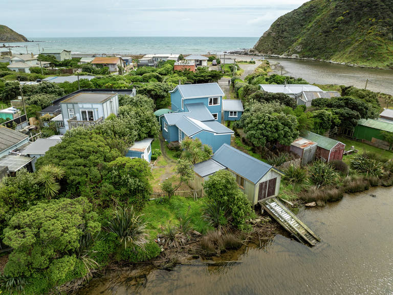 6 Estuary Street Makara