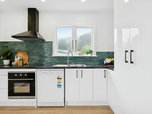 55 Lees Grove Wainuiomata