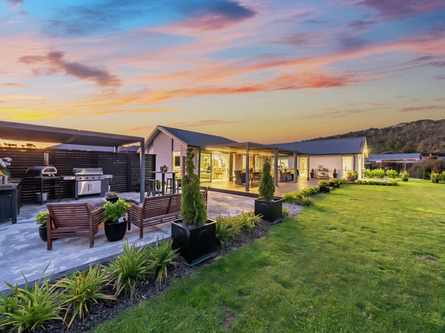303 Fairview Drive Akatarawa