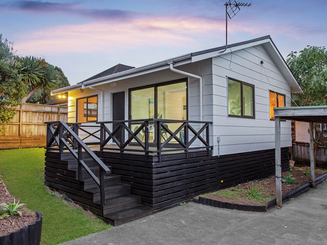 2/2 Harlston Road Mount Albert