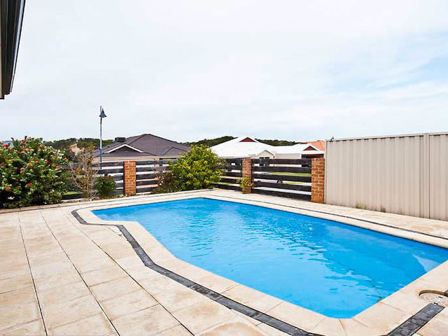 25 Elwell Street SECRET HARBOUR