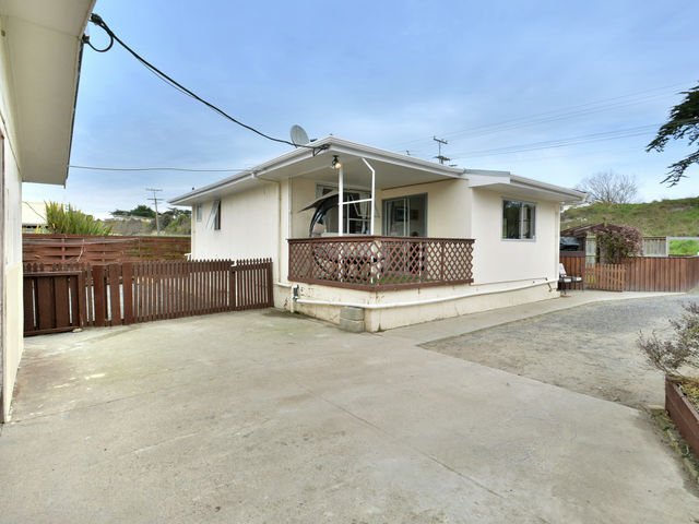 17 Connor Place Taieri Mouth