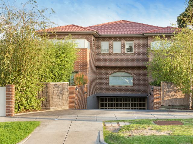 2/1214 Dandenong Road Murrumbeena