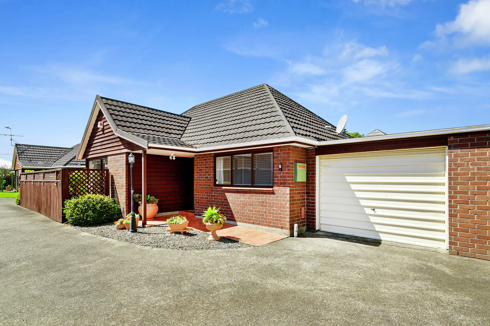2/21A Tennyson Avenue, Avalon 3 Bed Townhouse Sale by Tender