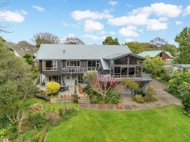 86 Barton Ave Heretaunga