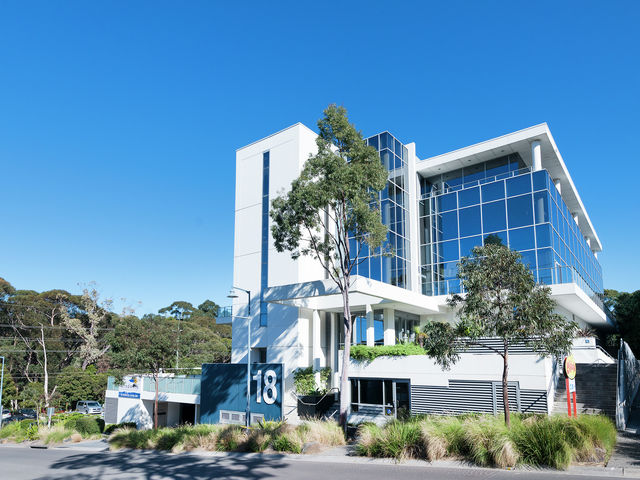 18 Aquatic Drive Frenchs Forest