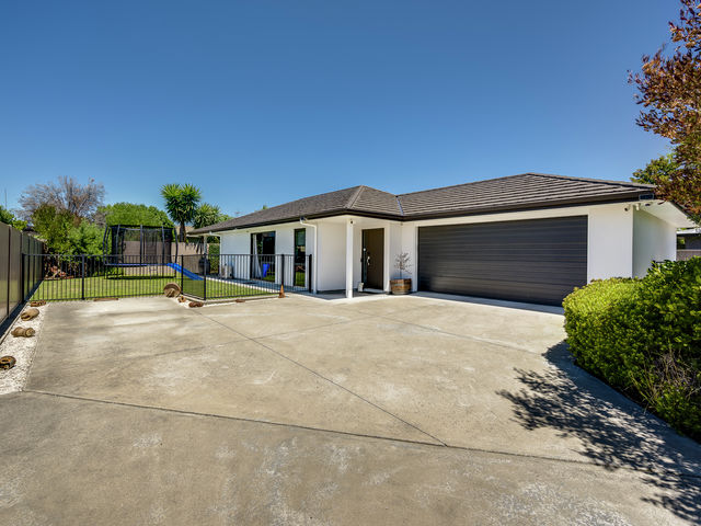 39a Merton Crescent Pirimai