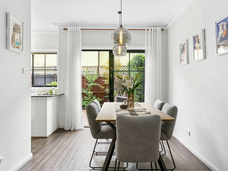 2c/27 William Street Botany