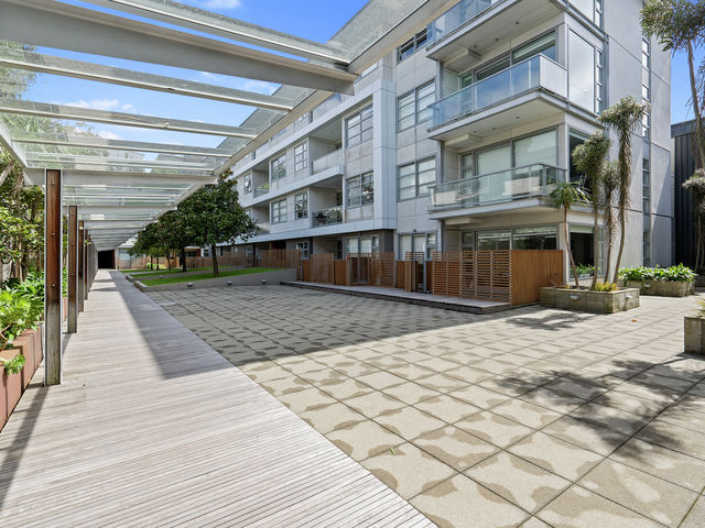 402/28W Torrens Terrace Mount Cook
