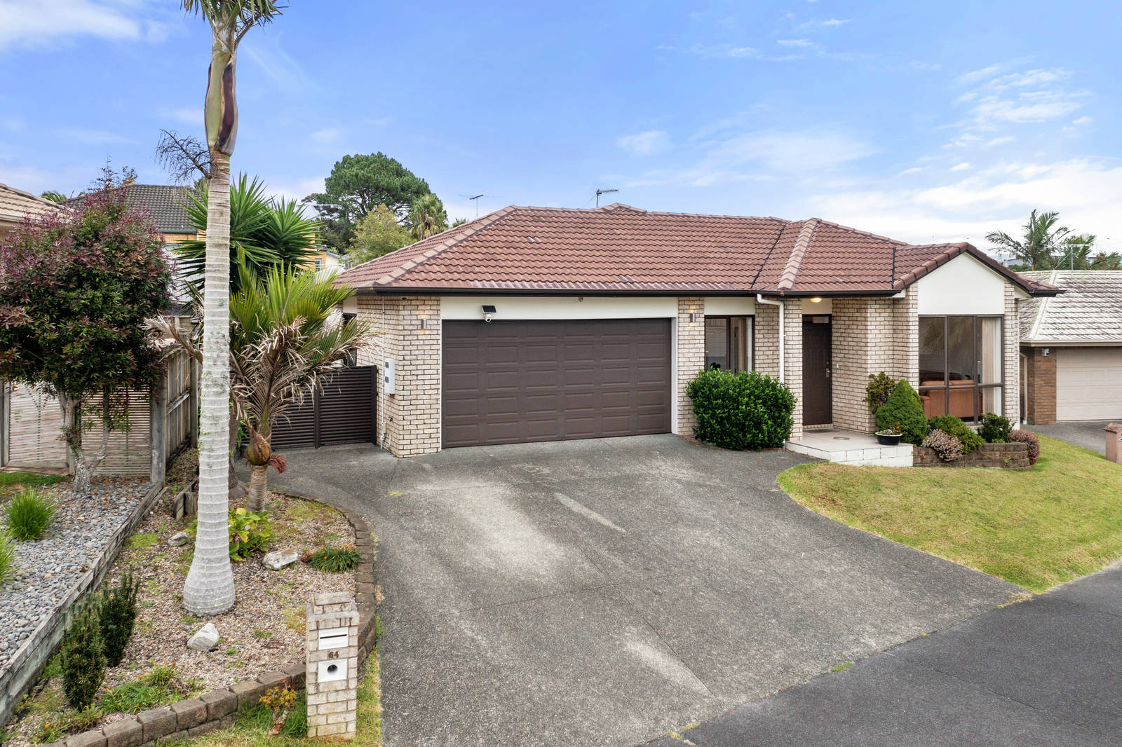 64 Black Teal Close, Unsworth Heights 3 Bed House Private Sale