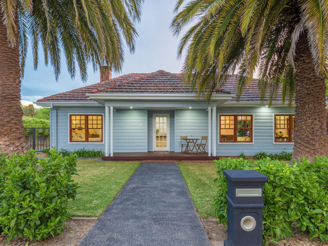 9 Hargraves Crescent Ainslie