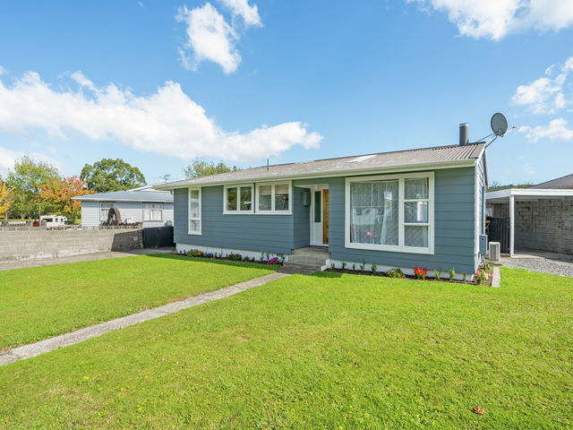 10 Edelweiss Grove Timberlea