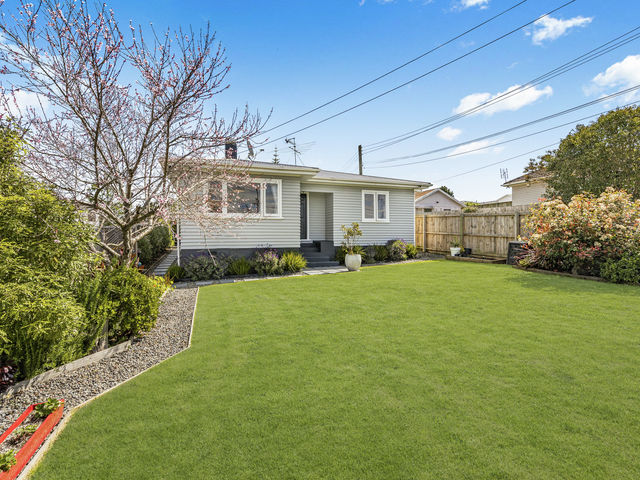 1/8 Christmas Road Manurewa