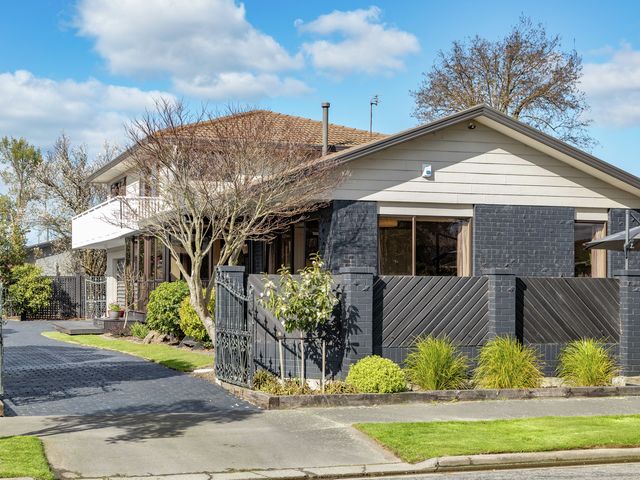 44 Dunbarton Street Redwood