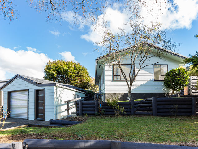 55 Larchmont Grove Totara Park