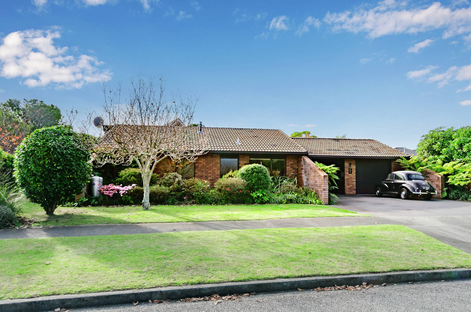 1 Manu Grove , Waikanae 2 Bed House Sale by Set Date