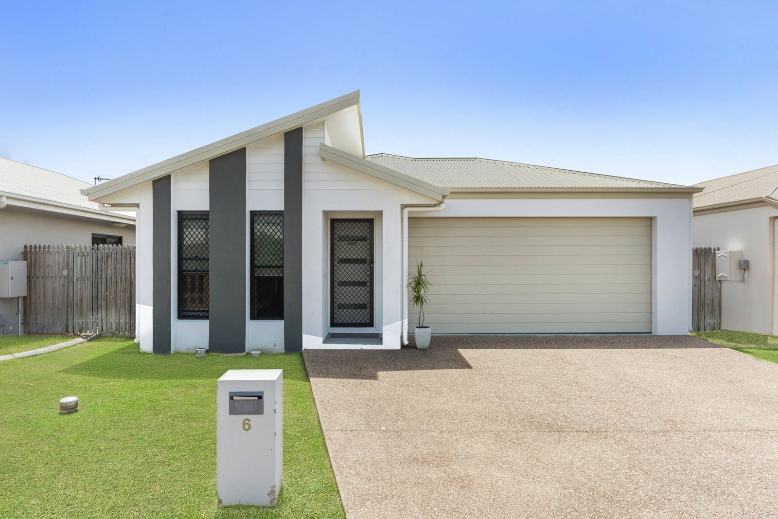 6 Waterton Court, Kirwan 4 Bed House For Sale