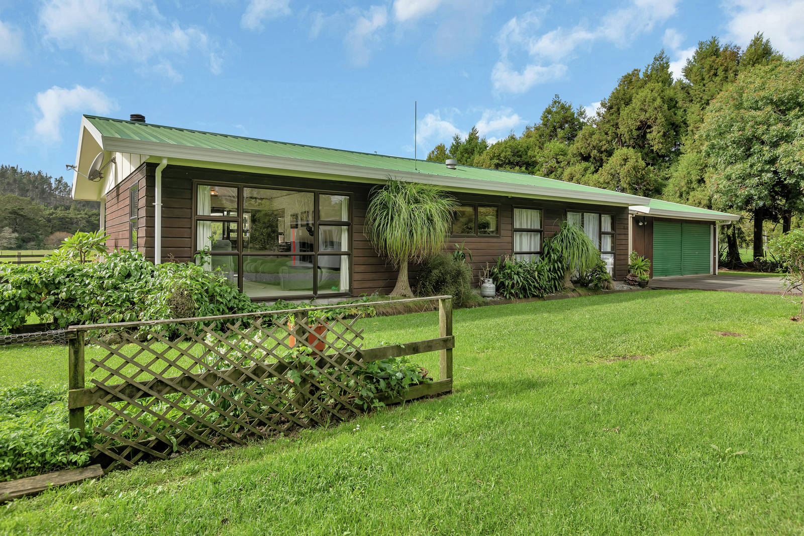 137 Harris Road, Glenbervie 3 Bed House Auction Sold