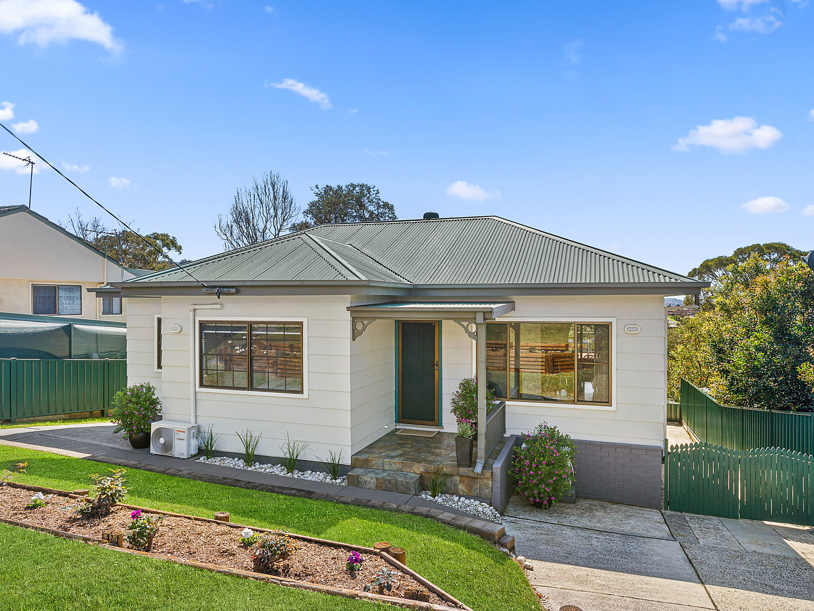 110 Panorama Drive, Farmborough Heights 4 Bed House For Sale