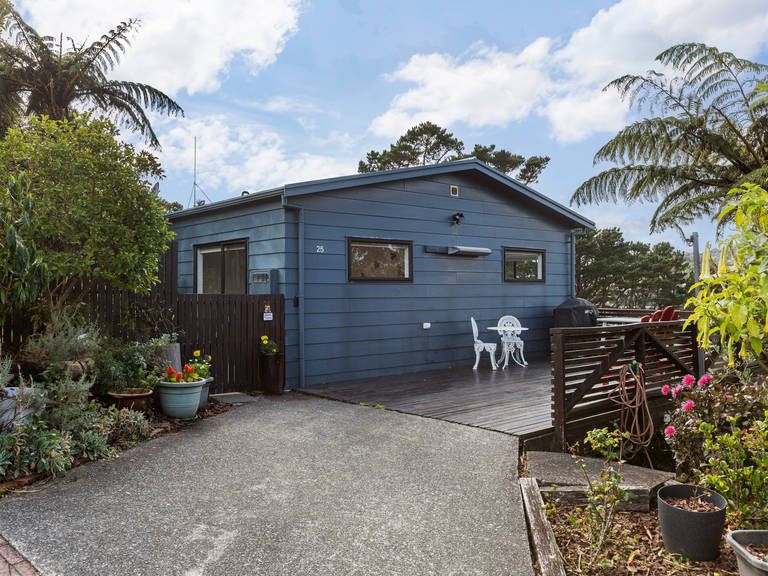 25 John Witton Drive Crofton Downs