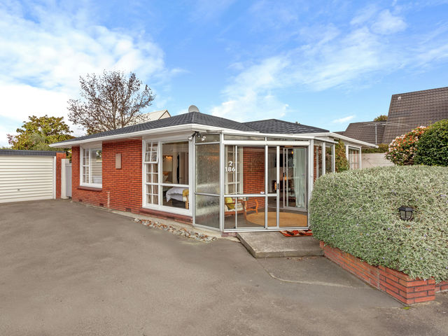 2/186 Blighs Road Strowan