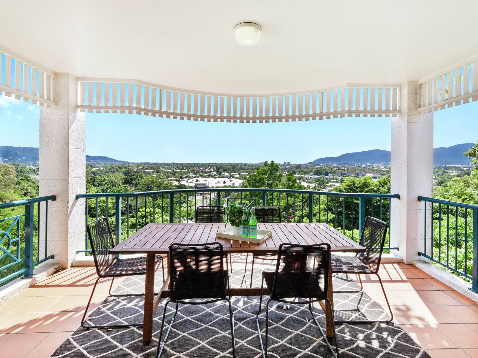 8 /814 Munro Terrace, Mooroobool 2 Bed House For Sale