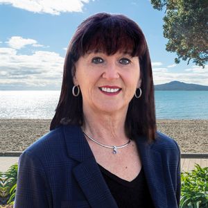 Pauline  Brown
