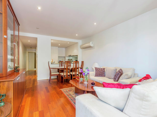 48/40 Canberra Avenue Forrest