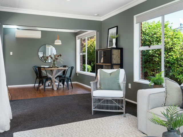 77 Daniels Road Redwood