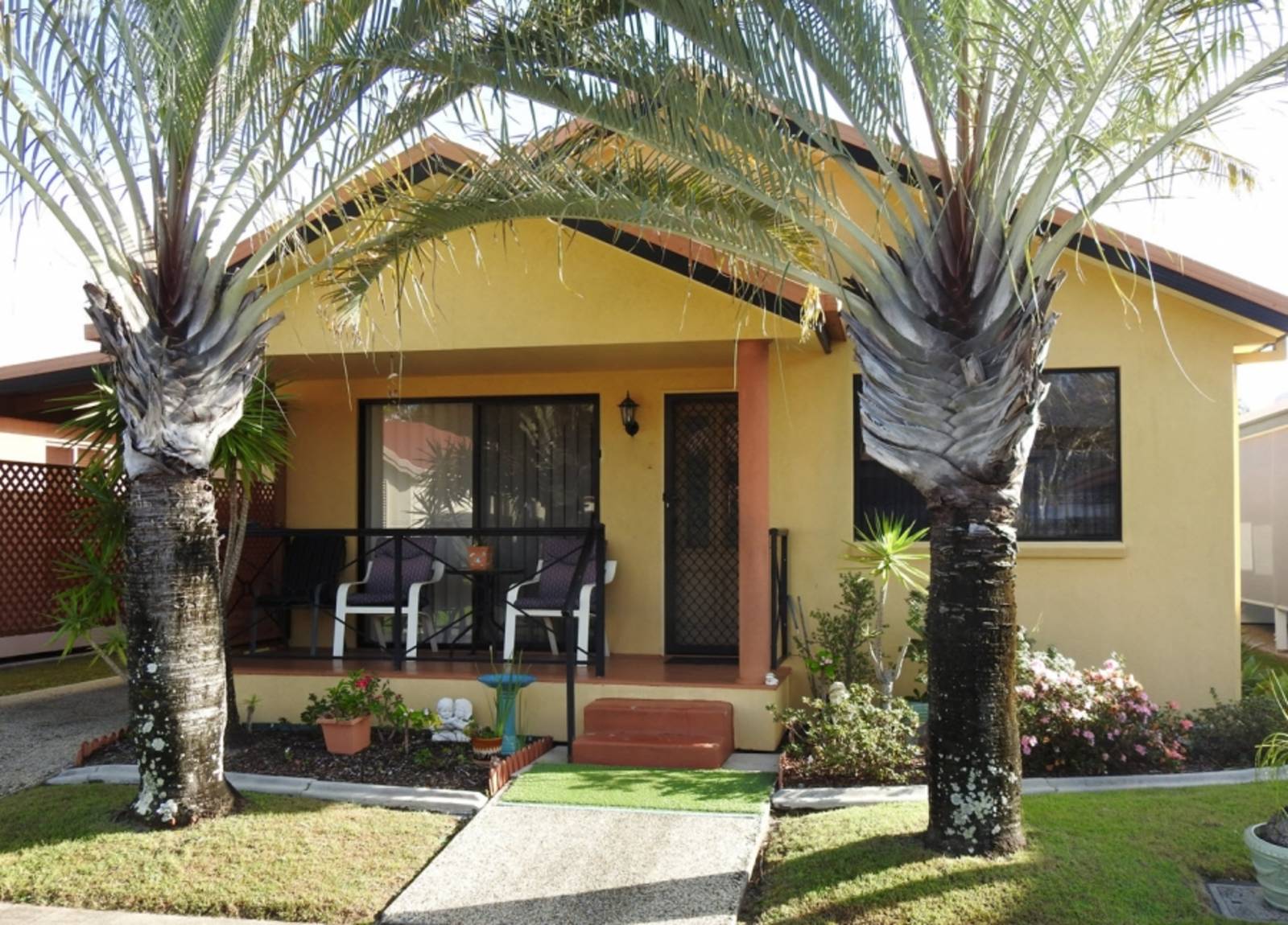 UNDER CONTRACT 126 Cotterill Ave, Bongaree 2 Bed House For Sale