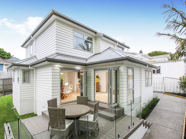 2/11 Walmsley Road St Heliers